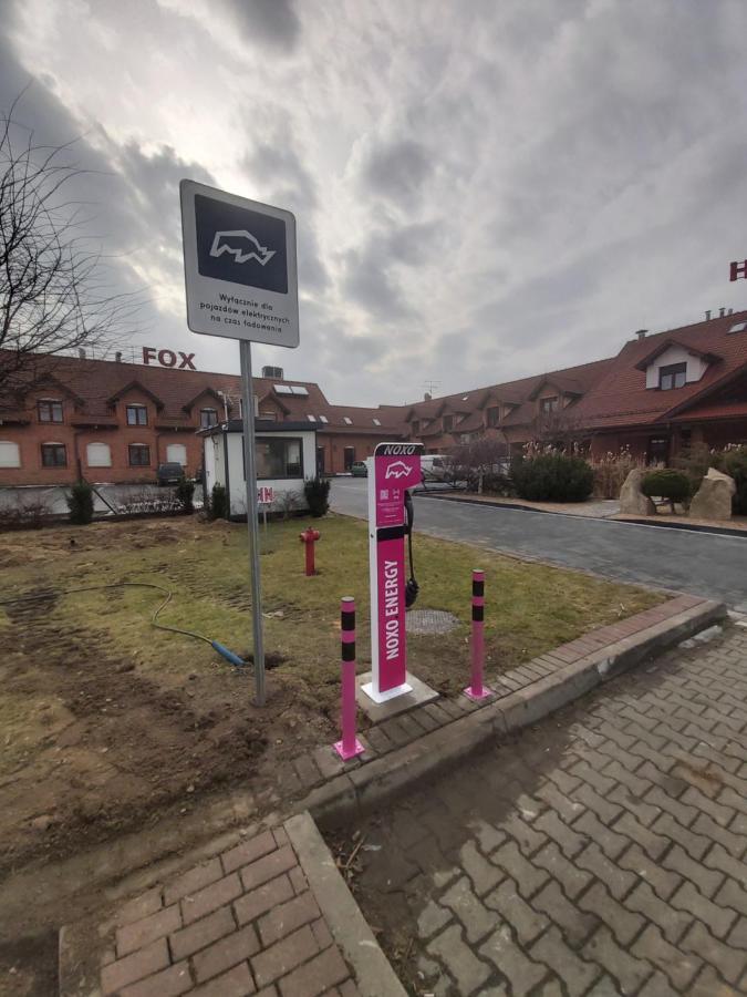 Hotel Fox Wolbórz Extérieur photo