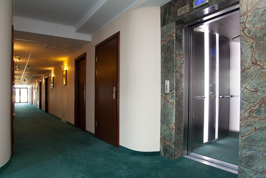 Hotel Fox Wolbórz Extérieur photo