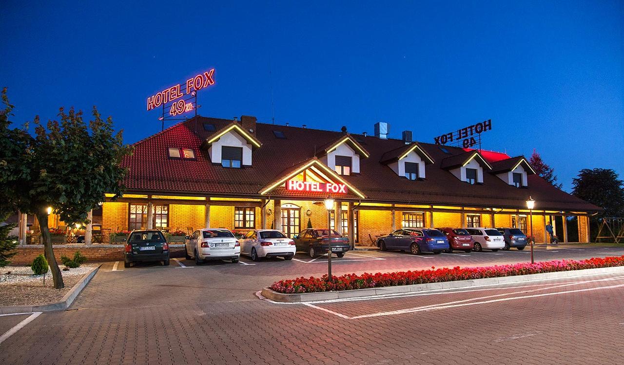 Hotel Fox Wolbórz Extérieur photo