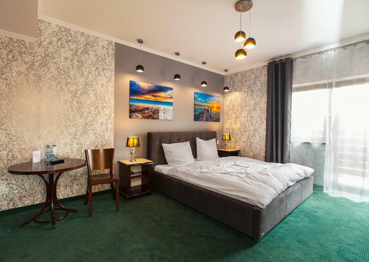 Hotel Fox Wolbórz Extérieur photo