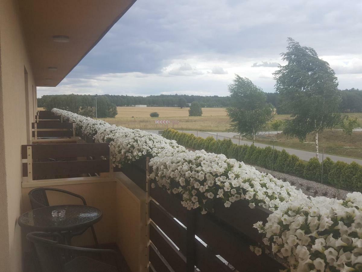 Hotel Fox Wolbórz Extérieur photo