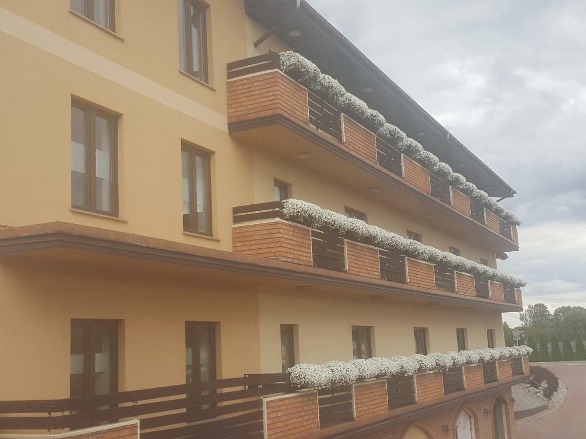 Hotel Fox Wolbórz Extérieur photo
